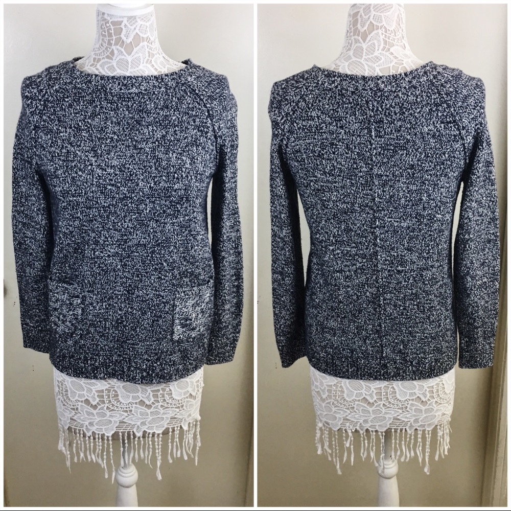 LAST DAY TO PURCHASE! Gap Navy Blue & White Sweater Size S